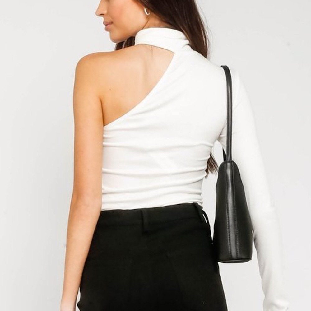 One Shoulder Turtleneck Ribbed Top - Picture 5 of 5